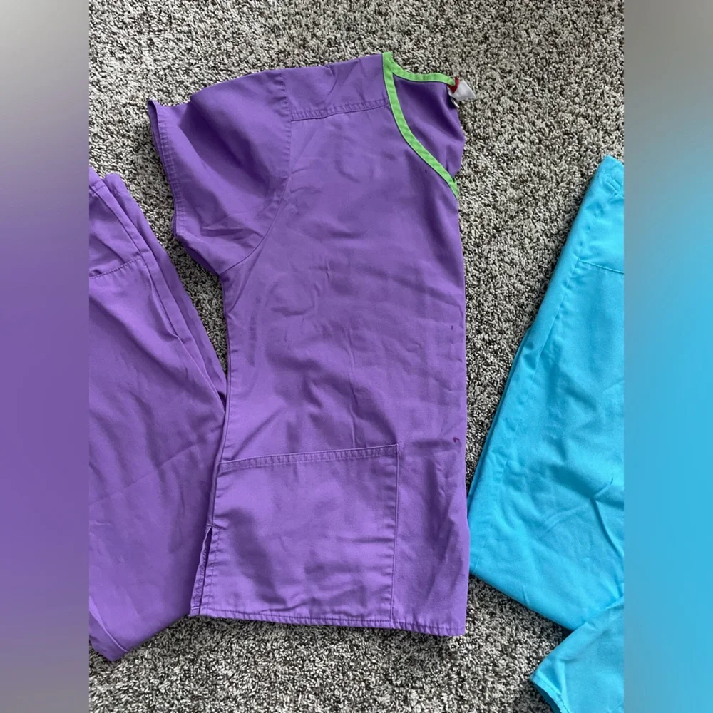 Dickies scrub set. 2 sets size small - Picture 6 of 9